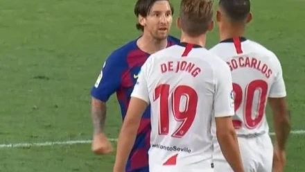 Leo Messi y Diego Carlos.