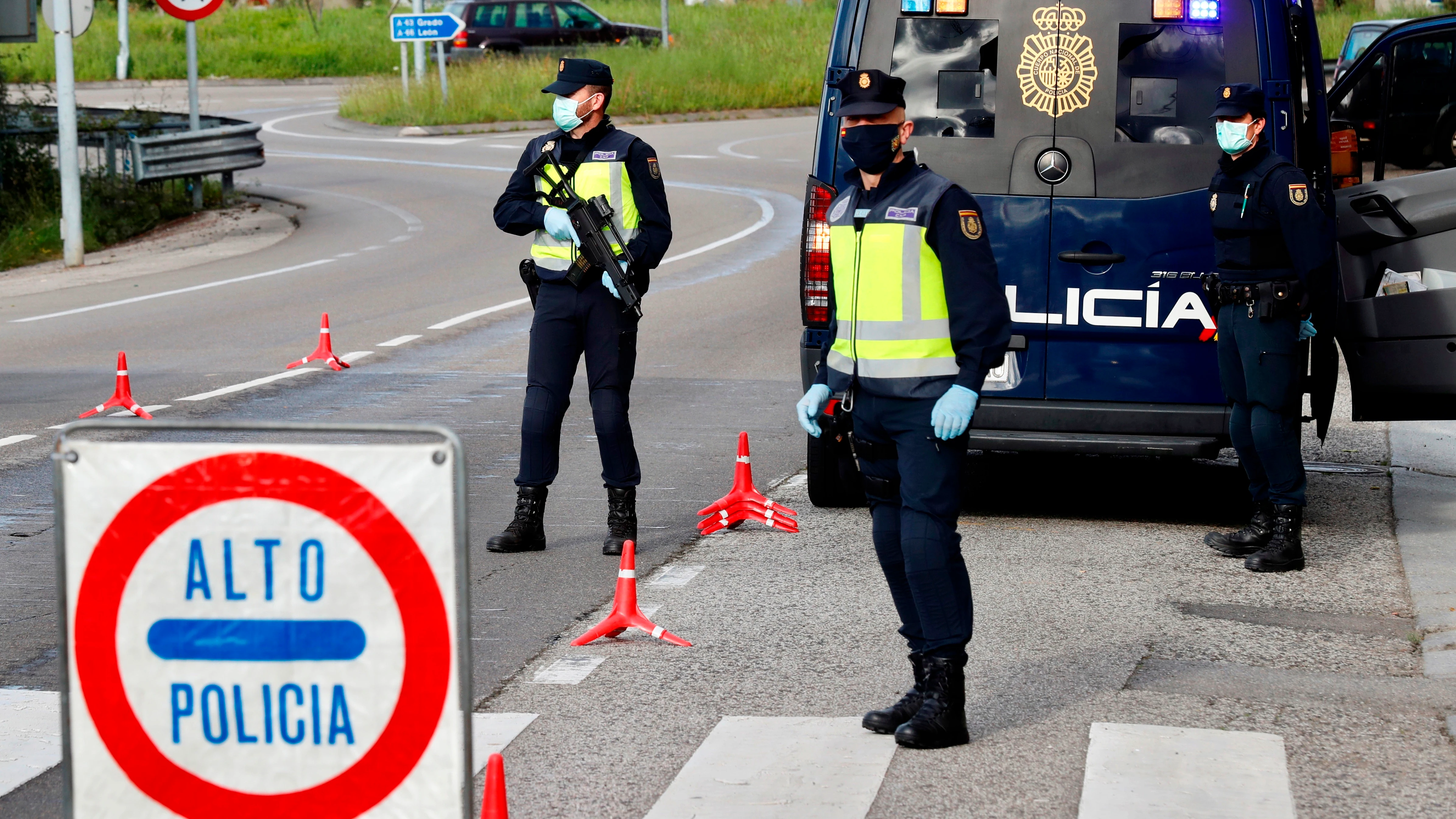 Control de la Policía Nacional en las carreteras