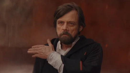 Mark Hamill, encarnando a Luke Skywalker en Star Wars: Episodio VIII: Los Últimos Jedi Mark Hamill, encarnando a Luke Skywalker en Star Wars: Episodio VIII: Los Últimos Jedi