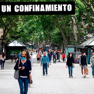 Imagen de archivo de varias personas en la calle Imagen de archivo de varias personas en la calle