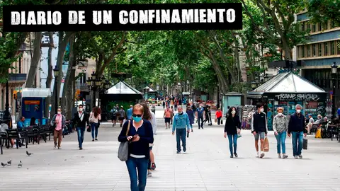 Imagen de archivo de varias personas en la calle Imagen de archivo de varias personas en la calle