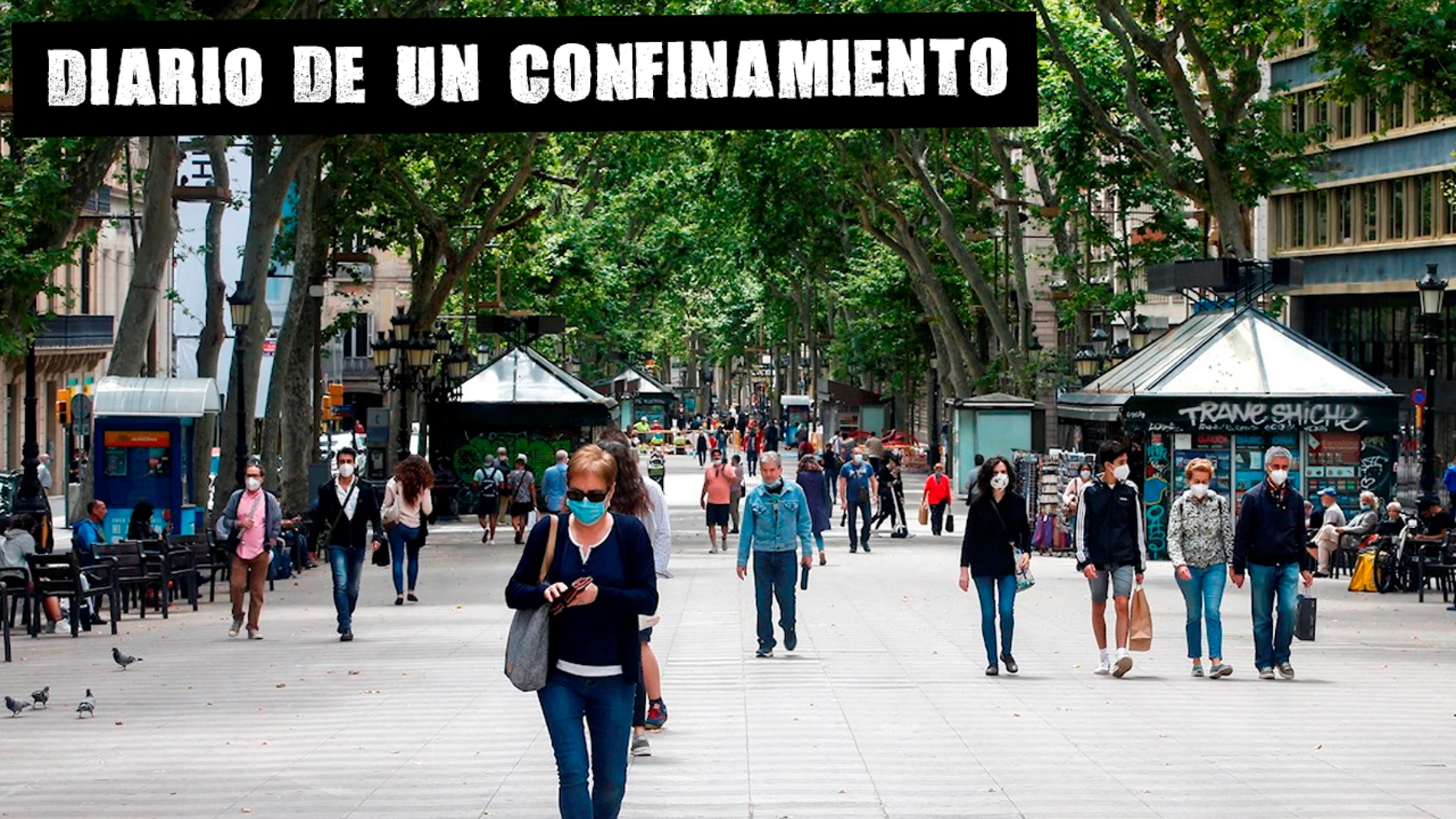 Imagen de archivo de varias personas en la calle Imagen de archivo de varias personas en la calle