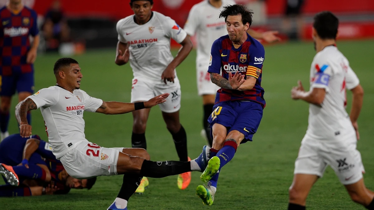 Diego Carlos y su entrada a Lionel Messi