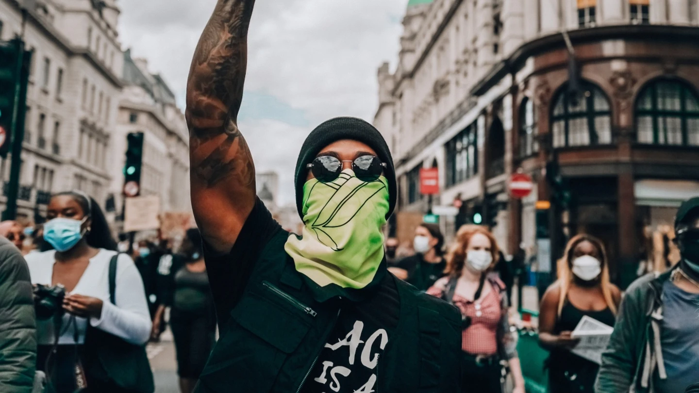 Lewis Hamilton, en una marcha antirracista Lewis Hamilton, en una marcha antirracista