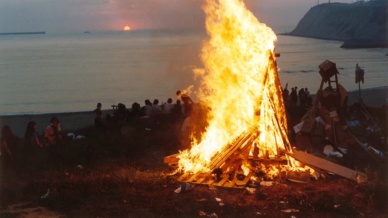 Imagen de una hoguera en la noche de San Juan Imagen de una hoguera en la noche de San Juan
