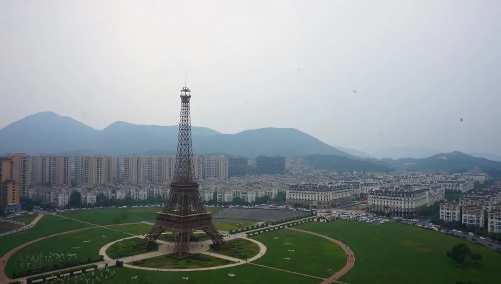 Torre Eiffel en Hangzhou, China