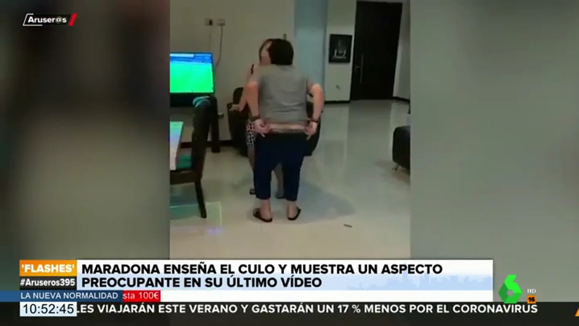 Maradona se baja los pantalones en un vídeo y hace un 'calvo' mientras baila con dificultades