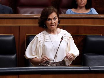 La vicepresidenta primera del Gobierno, Carmen Calvo durante la sesión de control al Gobierno. La vicepresidenta primera del Gobierno, Carmen Calvo durante la sesión de control al Gobierno.