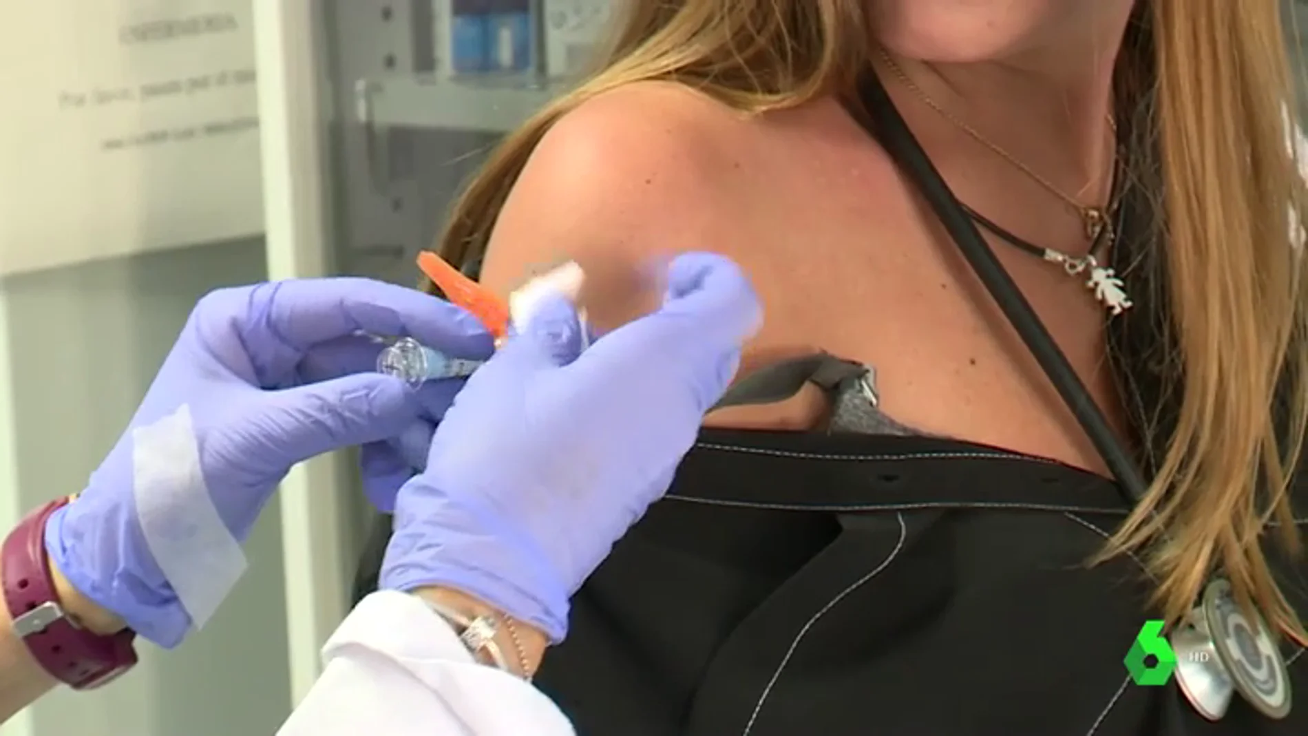 Sanidad refuerza la campaña de vacunación para evitar que la gripe y el Covid coincidan en otoño