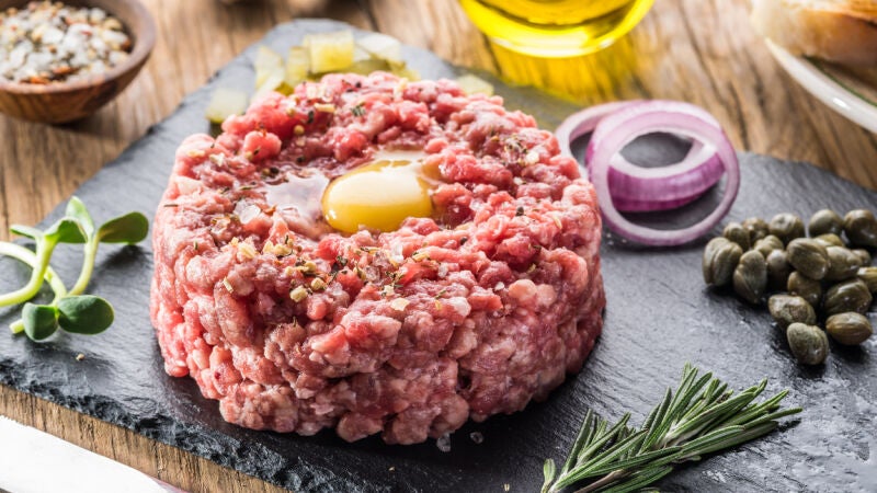 Por qué deberías evitar comer alimentos crudos durante la pandemia de COVID-19