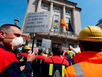 Trabajadores de Alcoa protagonizan una nueva concentración de protesta ante la subdelegación del Gobierno, en Lugo Trabajadores de Alcoa protagonizan una nueva concentración de protesta ante la subdelegación del Gobierno, en Lugo