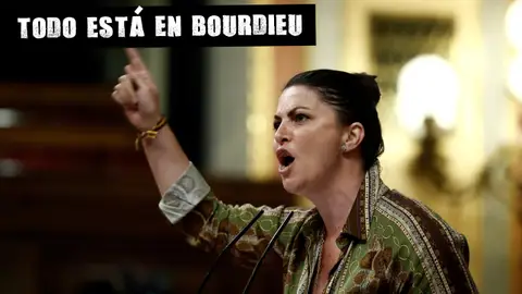 La diputada de Vox Macarena Olona durante el pleno del Congreso de los Diputados La diputada de Vox Macarena Olona durante el pleno del Congreso de los Diputados