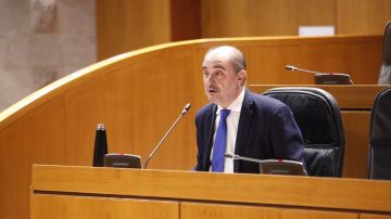 El presidente, Javier Lambán, durante el pleno parlamentario