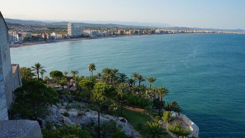 Vista de la costa de Peñíscola desde el castillo
