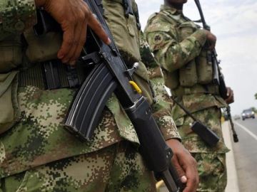 Un militar del ejército colombiano Un militar del ejército colombiano