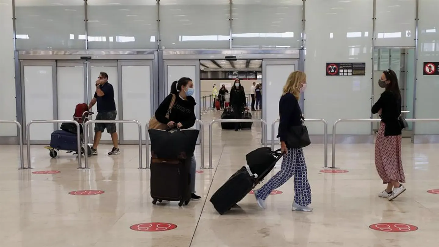 Llegada de viajeros al aeropuerto de Barajas. Llegada de viajeros al aeropuerto de Barajas.