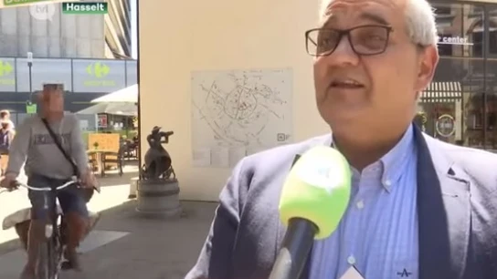 Un ciclista atropella a un alcalde belga. Un ciclista atropella a un alcalde belga.