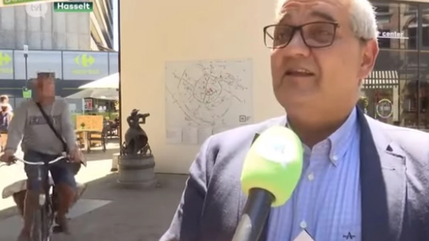 Un ciclista atropella a un alcalde belga. Un ciclista atropella a un alcalde belga.