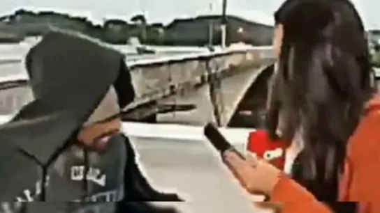 Atracan a una periodista de la CNN en directo Atracan a una periodista de la CNN en directo