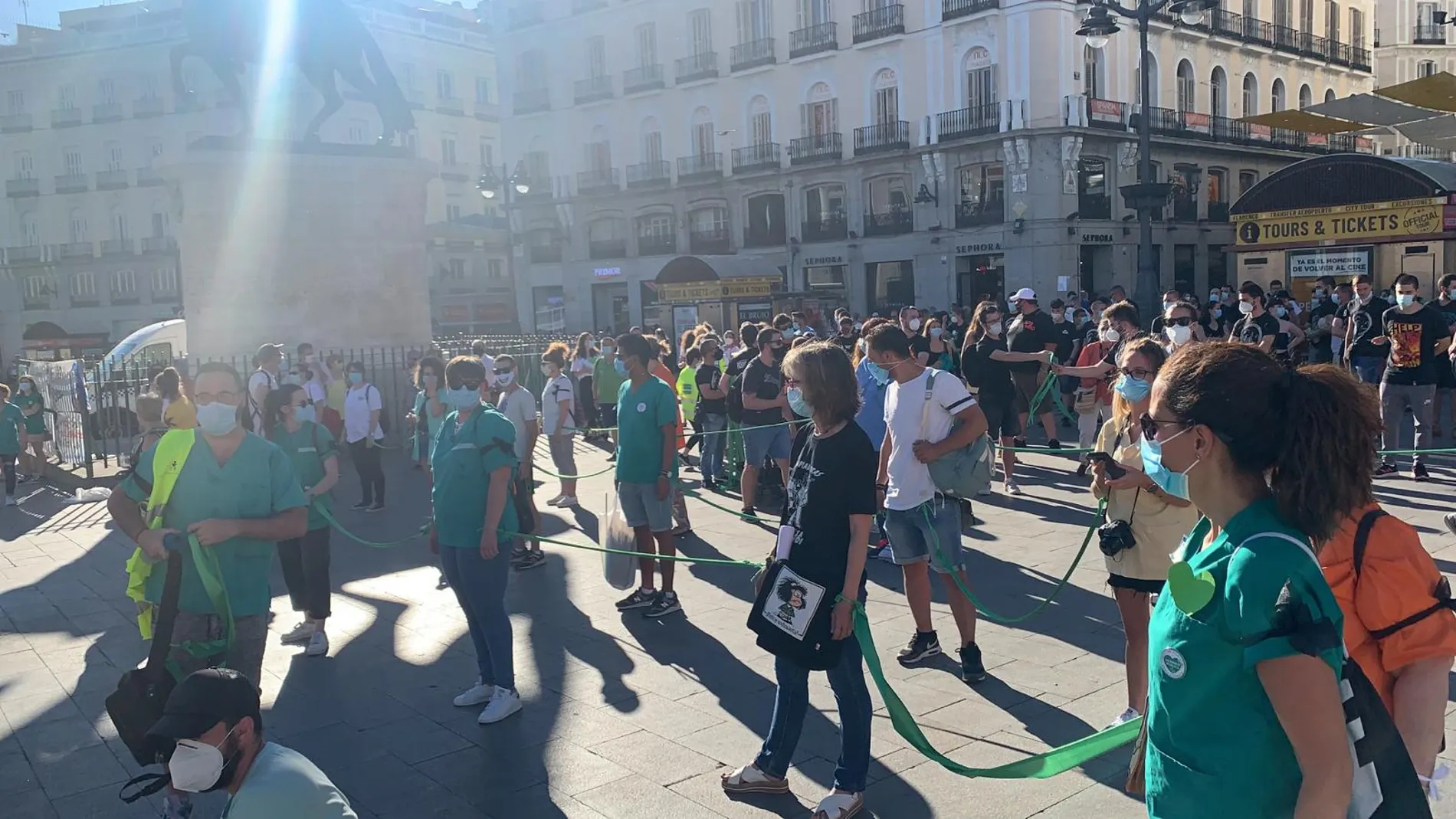 Manifestación de los sanitarios ante la Puerta del Sol