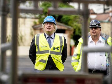 El Primer Ministro británico, Boris Johnson, visita una escuela secundaria en Londres El Primer Ministro británico, Boris Johnson, visita una escuela secundaria en Londres