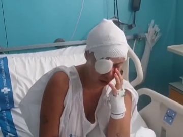 Habla desde el hospital la mujer a la que un hombre lanzó sosa cáustica: "Le había denunciado porque decía que me iba a quemar" Habla desde el hospital la mujer a la que un hombre lanzó sosa cáustica: "Le había denunciado porque decía que me iba a quemar"