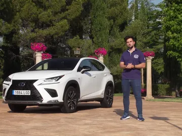 Lexus NX300h Lexus NX300h