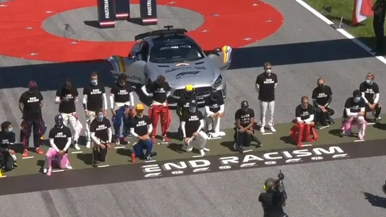 Carlos Sainz, entre los pilotos que no se han arrodillado Carlos Sainz, entre los pilotos que no se han arrodillado