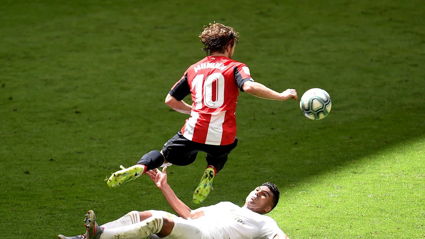 Iker Muniain, en una acción con Casemiro Iker Muniain, en una acción con Casemiro