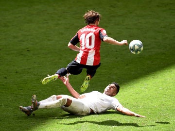 Iker Muniain, en una acción con Casemiro Iker Muniain, en una acción con Casemiro
