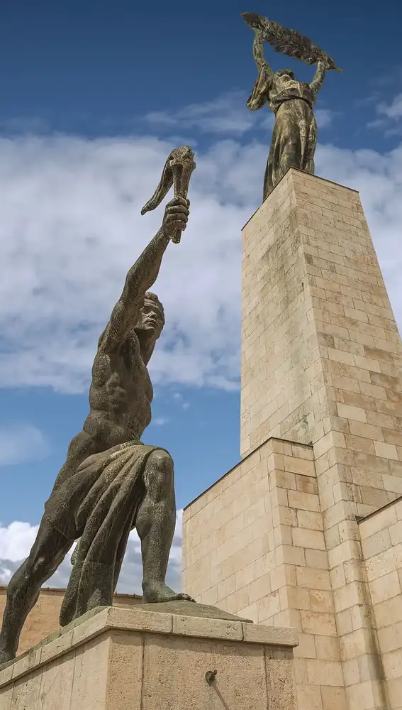 Estatua de la Libertad, Budapest