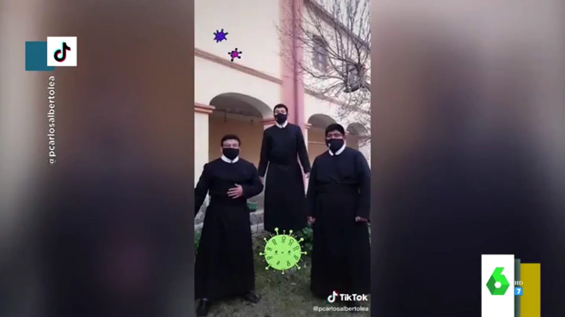 Un grupo de sacerdotes se hace viral en TikTok bailando al ritmo de "no nos podemos besar, las manos hay que lavar"