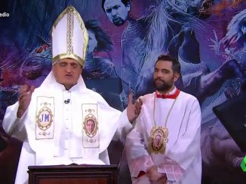 La advertencia de la 'Iglesia Aznariana' con la llegada de Iglesias al Gobierno: "El diablo no sólo viste de Prada a veces también viste de Alcampo" La advertencia de la 'Iglesia Aznariana' con la llegada de Iglesias al Gobierno: "El diablo no sólo viste de Prada a veces también viste de Alcampo"