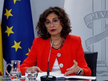 La ministra de Hacienda y portavoz del Gobierno, María Jesús Montero durante la rueda de prensa tras el Consejo de Ministros La ministra de Hacienda y portavoz del Gobierno, María Jesús Montero durante la rueda de prensa tras el Consejo de Ministros