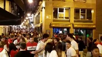 Aglomeraciones de gente sin mascarilla en la primera noche de los 'no Sanfermines' de Pamplona