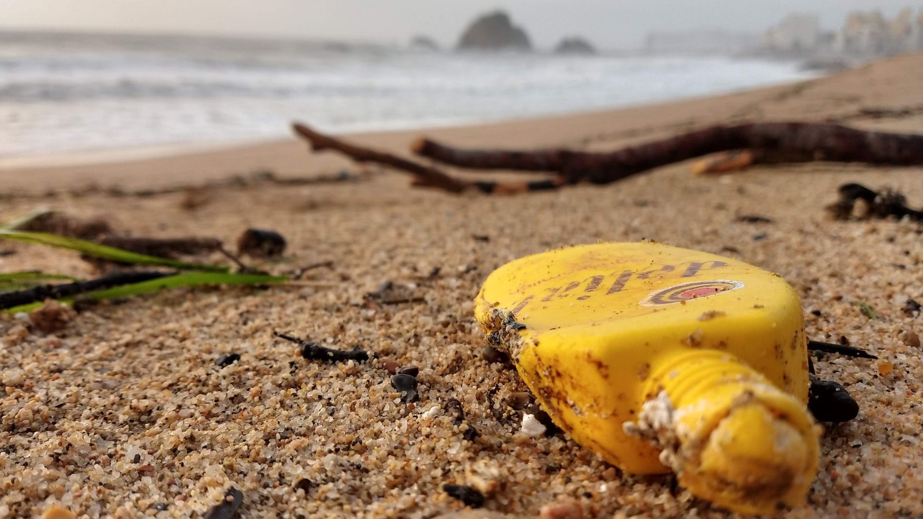 Playa contaminada