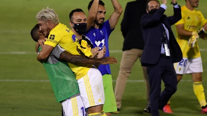 Los futbolistas del Cádiz celebrando