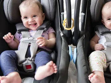 Bebés en el coche Bebés en el coche