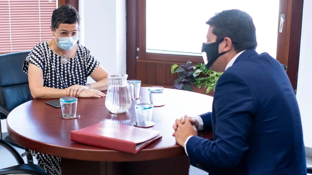 La ministra de Exteriores, Arancha González Laya, en su encuentro con Fabian Picardo.