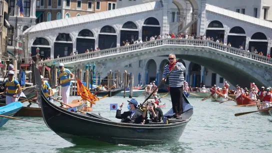Una góndola en Venecia Una góndola en Venecia