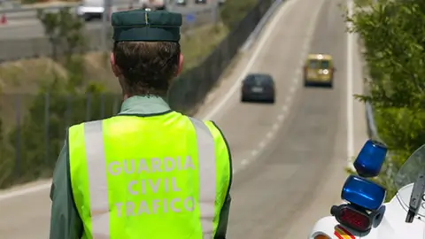 Guardias civiles de Tráfico en la reserva se proponen como examinadores Guardia Civil de tráfico