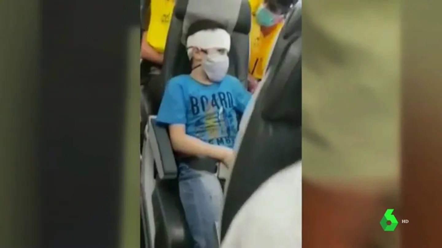 Pánico, maniobras de riesgo y heridos: impactantes imágenes en un avión por la aproximación de dos cazas Pánico, maniobras de riesgo y heridos: impactantes imágenes en un avión por la aproximación de dos cazas