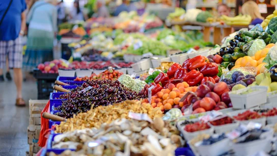 Imagen de archivo de un mercado de alimentos. Imagen de archivo de un mercado de alimentos.