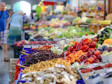 Imagen de archivo de un mercado de alimentos. Imagen de archivo de un mercado de alimentos.