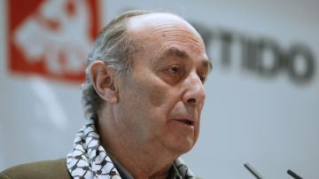 Paco Frutos, ex secretario general del Partido Comunista de España y ex coordinador general de Izquierda Unida, ha fallecido a los 80 años en Madrid a causa de un cáncer.