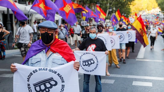 Asistentes a la manifestación por la III República Asistentes a la manifestación por la III República