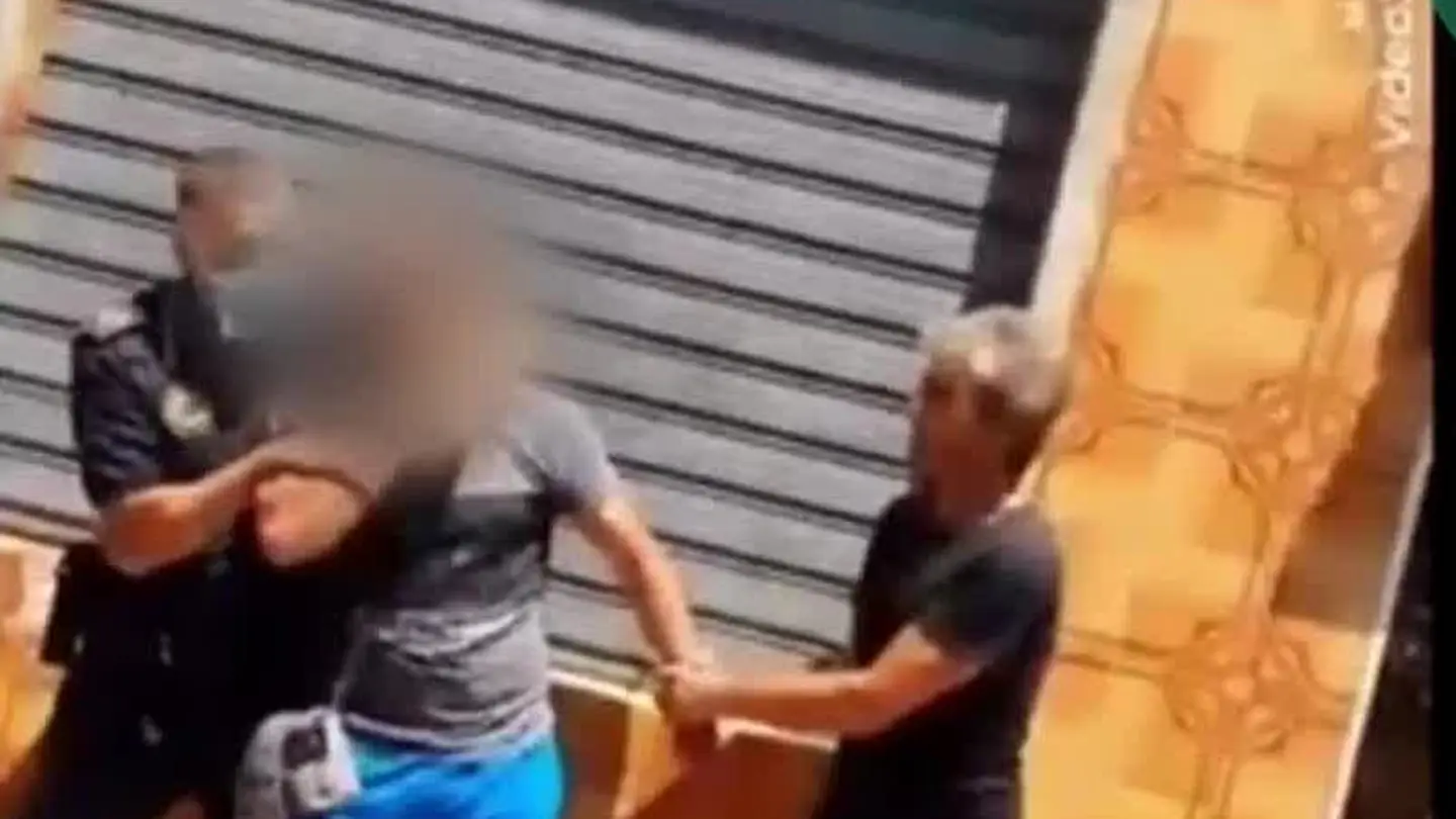 Detienen a un hombre que abrió la cabeza con un plato a su expareja en un bar en Chella Detienen a un hombre que abrió la cabeza con un plato a su expareja en un bar en Chella