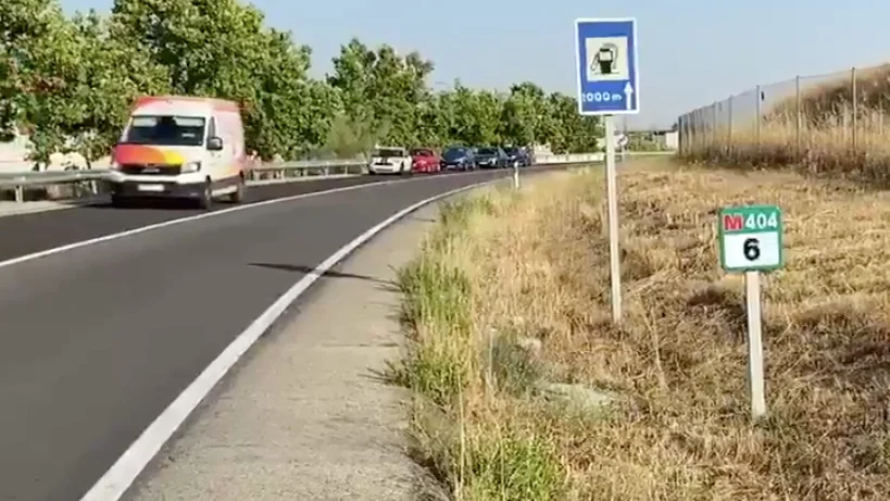 Hallan el cuerpo sin vida de una mujer y a una joven herida en una cuneta de una carretera cerca de El Álamo