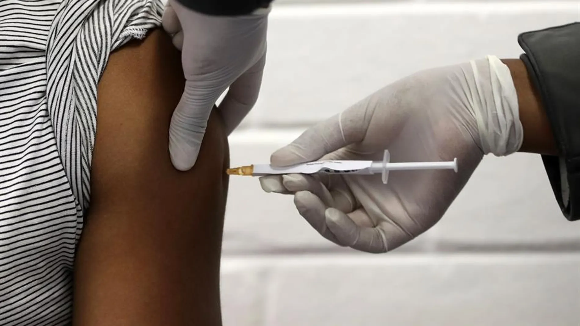 Moderna asegura que su vacuna contra el coronavirus "induce una robusta respuesta inmunológica" en primates