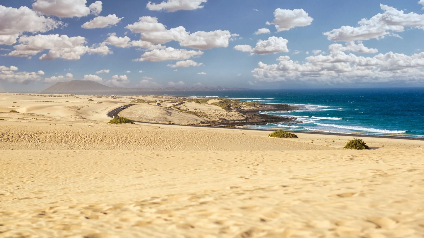 Uno de los diez lugares más bonitos para aparcar tu autocaravana este verano es la zona de Játiva, en Fuerteventura Los 10 lugares más bonitos para aparcar tu autocaravana este verano
